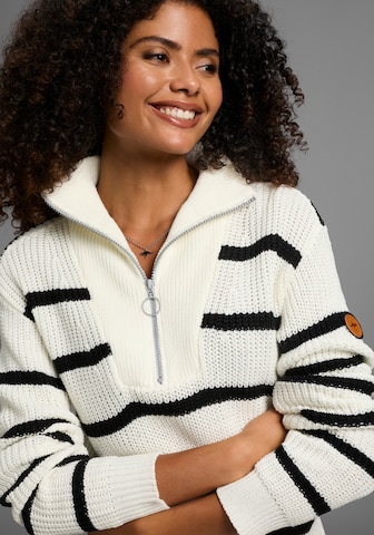 KangaROOS Knitted dress in White
