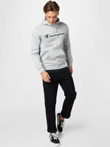 Champion Authentic Athletic Apparel Regular Fit Sweatshirt in Grau