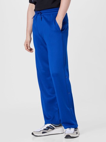 WEEKDAY Regular Pants 'Raheem' in Blue: front