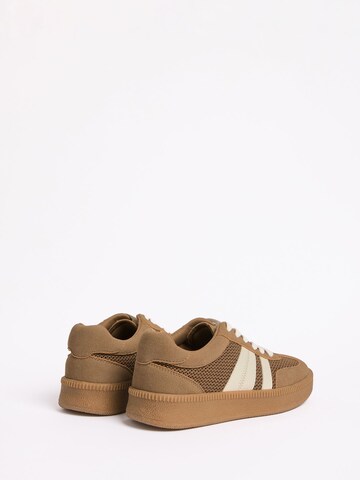 Sneaker bassa di Friends Like These in marrone