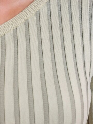 Pullover di Hiccup in beige