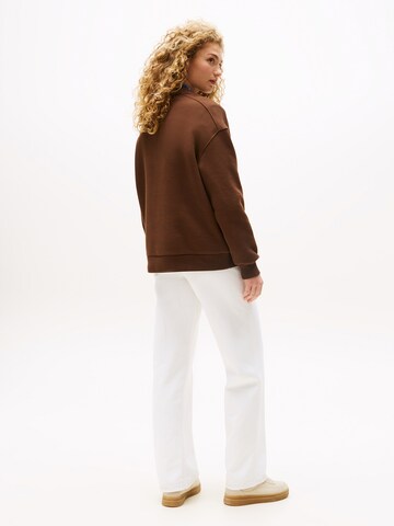 TOMMY HILFIGER Sweatshirt in Brown