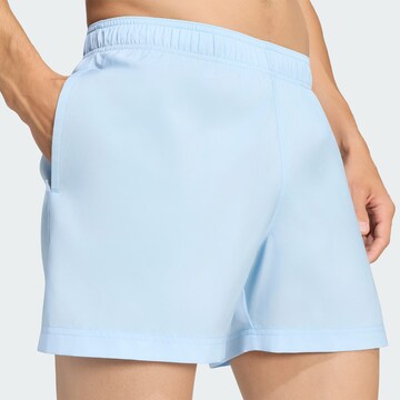 mėlyna ADIDAS SPORTSWEAR Maudymosi šortai 'Ess'