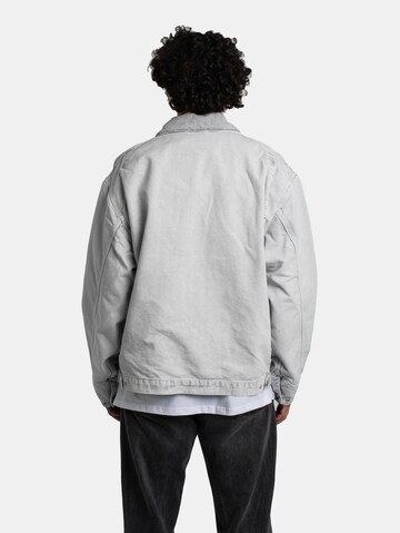 Carhartt WIP Übergangsjacke 'OG Detroit' in Grau
