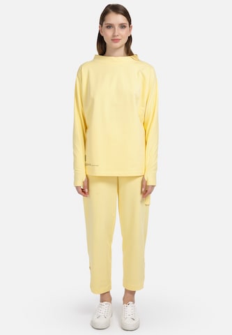 Sweat-shirt HELMIDGE en jaune : devant