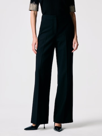 adl Regular Trousers in Black