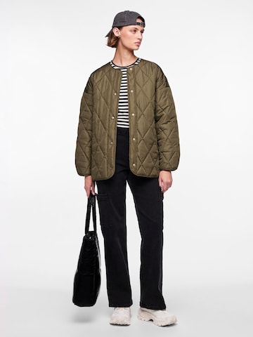 PIECES Between-Season Jacket 'STELLA' in Green