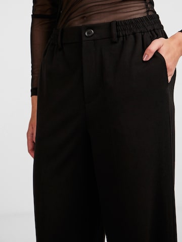 PIECES Loose fit Pleated Pants 'Camil' in Black