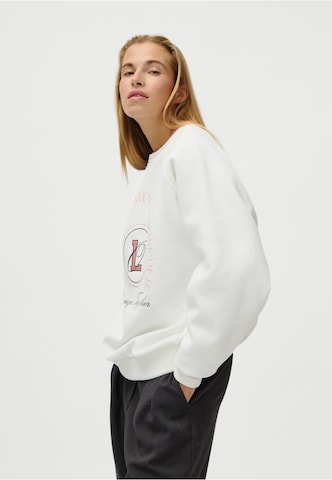 Felpa 'Alena Raglan' di OH APRIL in bianco