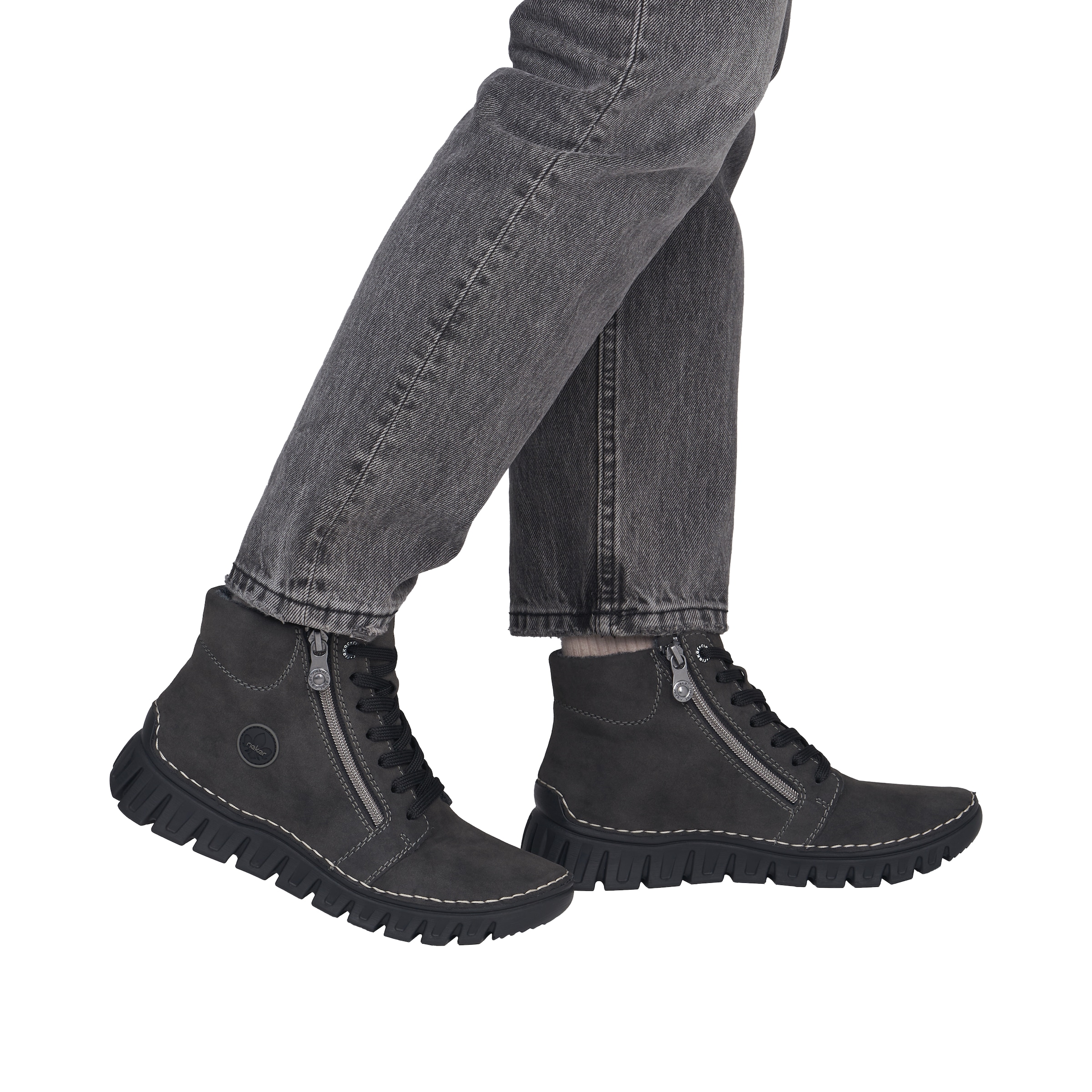 Ankle boots di Rieker in grigio: frontale