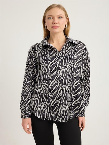 HOME STORE Blouse in Black: front