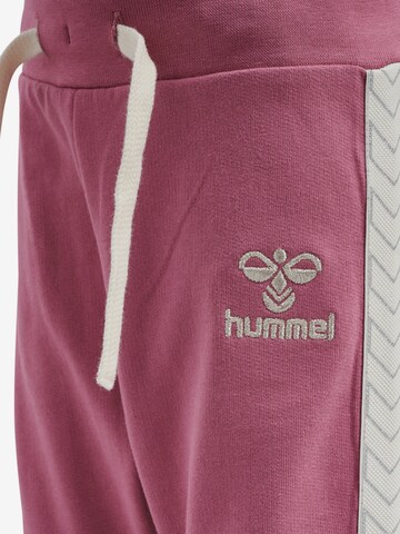 Hummel Loosefit Sportbroek 'SAKINA' in Roze