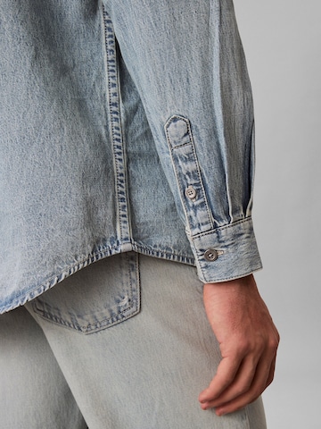 Coupe regular Chemise Calvin Klein Jeans en bleu