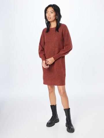 Robes en maille 'LULU' SELECTED FEMME en marron : devant