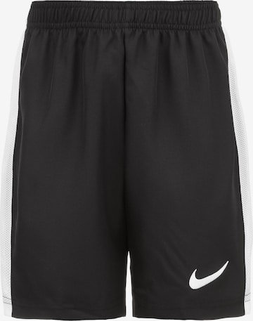 NIKE Regular Trainingsshorts in Schwarz: predná strana