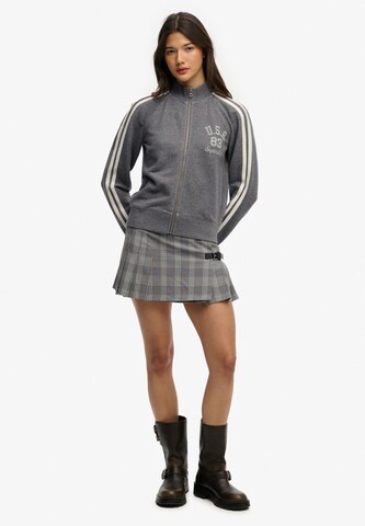 Veste de survêtement 'Athletic Essentials' Superdry & Co en gris