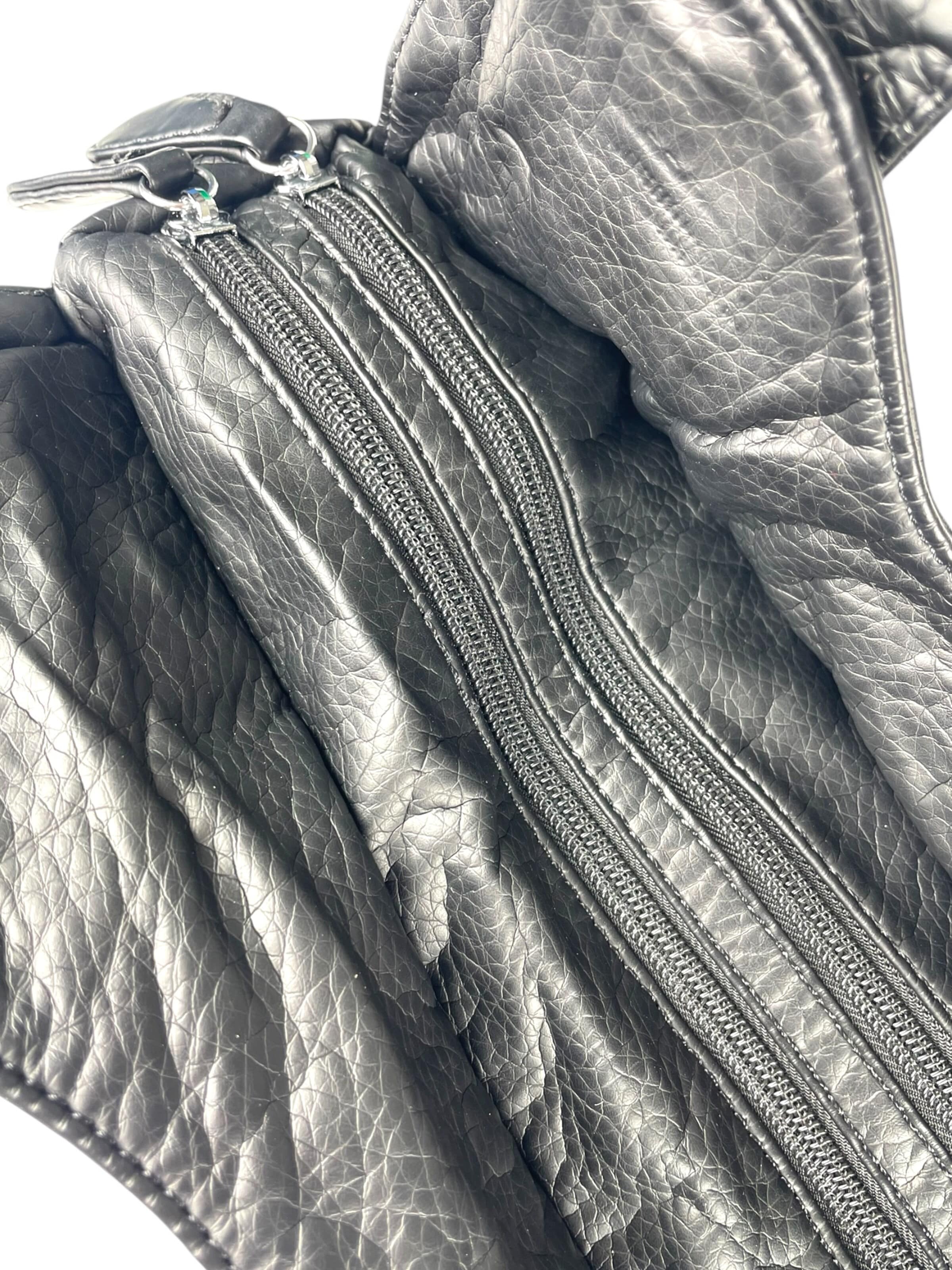 Kumixi Axelremsväska 'Schultertasche' i svart