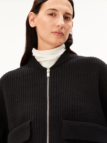 ARMEDANGELS Strickjacke ALPACA BLEND in Schwarz: Vorderseite