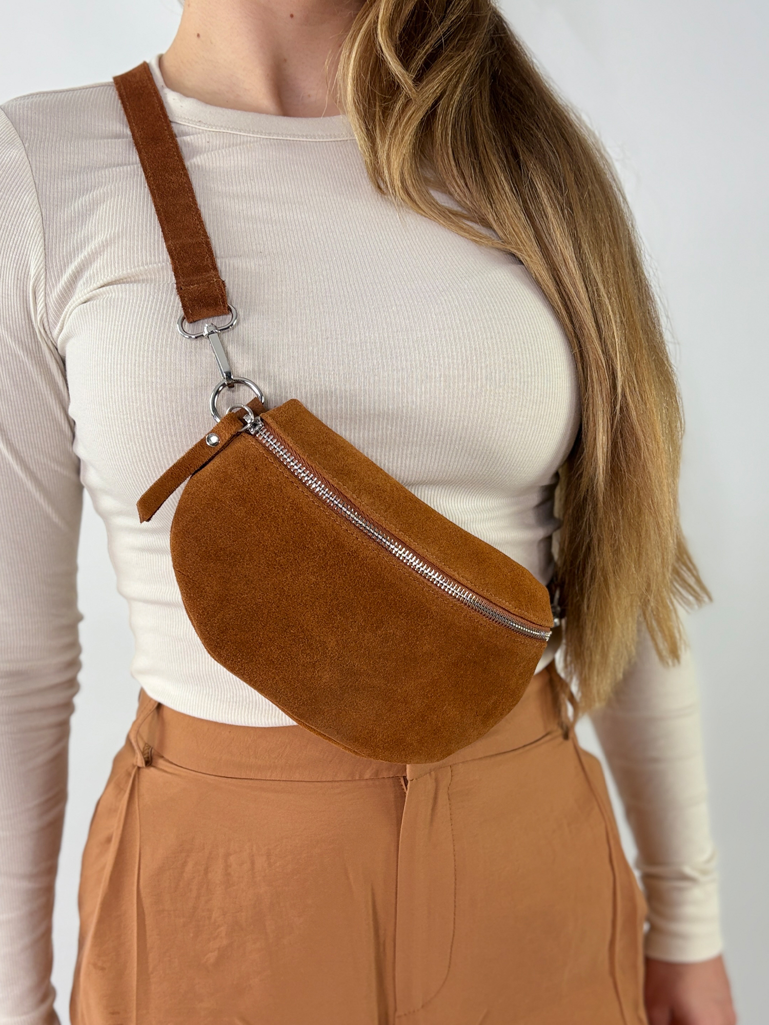 lePelou Fanny Pack 'VALENTINA small' in Brown
