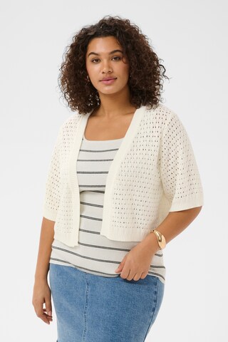 KAFFE CURVE Strickjacke 'Silje' in Weiß: Vorderseite