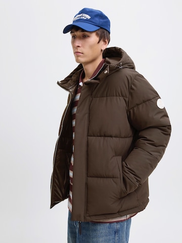 JACK & JONES Winterjas 'JORINWOOD' in Bruin