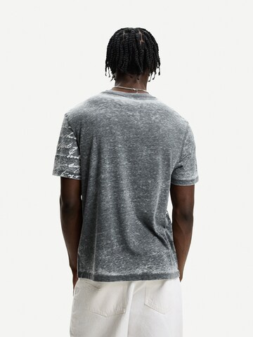 Bershka Shirt in Grijs