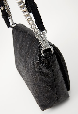 JOOP! Jeans Skuldertaske i sort
