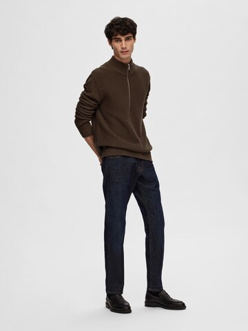 SELECTED HOMME Pullover 'THIM' in Braun