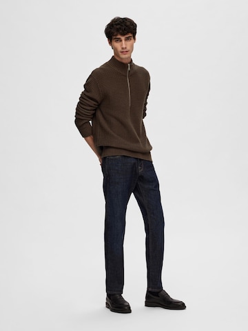 SELECTED HOMME Pullover 'THIM' i brun