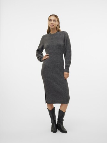 Robes en maille 'VILLA' VERO MODA en gris : devant
