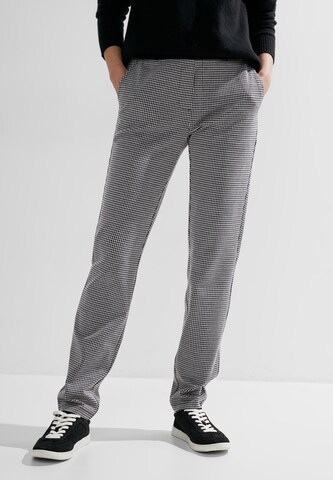 CECIL Slim fit Pants in White: front