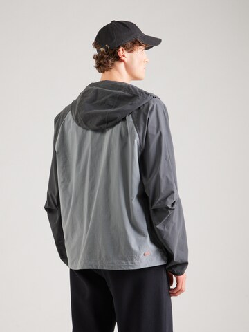 Veste mi-saison Nike Sportswear en gris