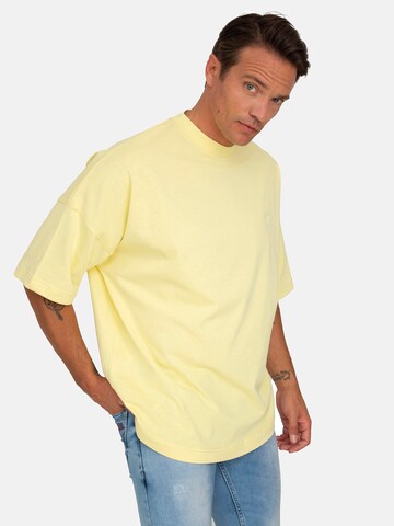 T-Shirt Jacey Quinn en jaune