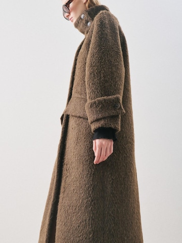 MANUKA Winterjacke in Braun: Vorderseite
