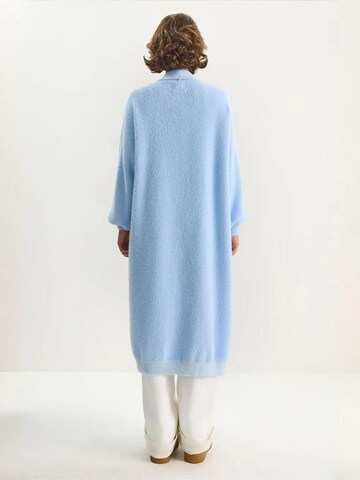 Cappotto in maglia di Bianco Lucci in blu