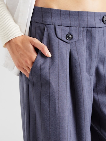 b.young Flared Pleat-Front Pants 'BY EFFANIA' in Blue