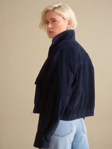 Next Kurtka przejściowa w kolorze niebieski