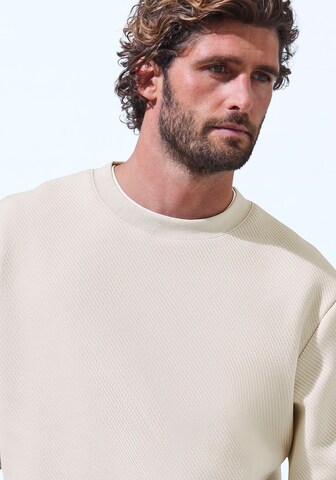 JOHN DEVIN Sweatshirt in Beige