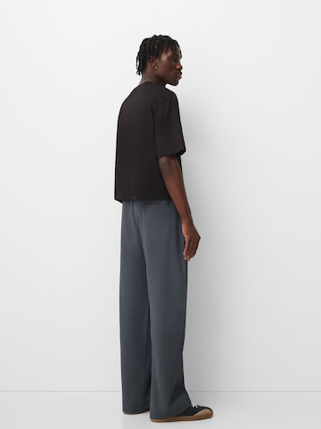 Bershka Loose fit Trousers in Grey