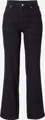 Monki Regular Jeans in Black: front