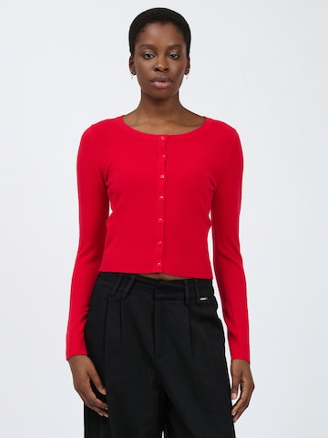 Influencer Cardigan i rød: forside