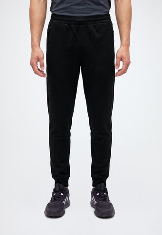 4F Tapered Sportbroek in Zwart: voorkant
