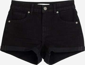 Bershka Regular Shorts in Schwarz: predná strana