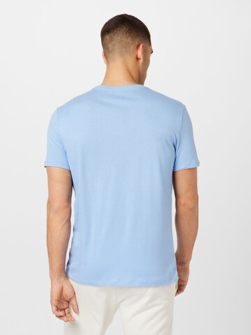 Tricou de la GAP pe albastru