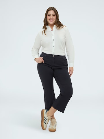 Fiorella Rubino - Acampanado Pantalón en azul: frente