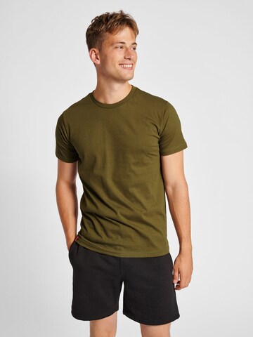 Hummel Shirt in Green: front