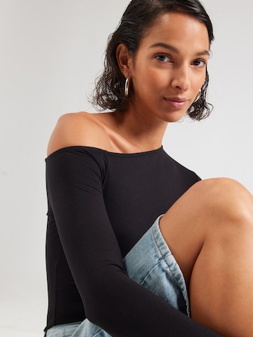 ABOUT YOU - Body camiseta en negro