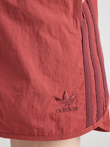 ADIDAS ORIGINALS Обычный Штаны 'Adicolor Classics Sprinter' в Красный
