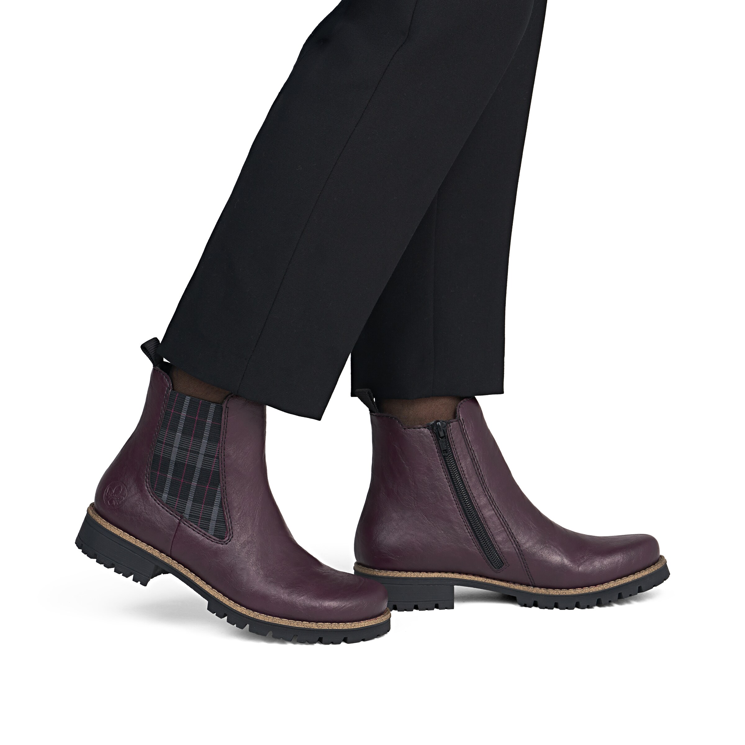 Bottines Rieker en rouge : devant