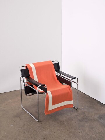 Marc O'Polo Blankets 'Statement' in Red